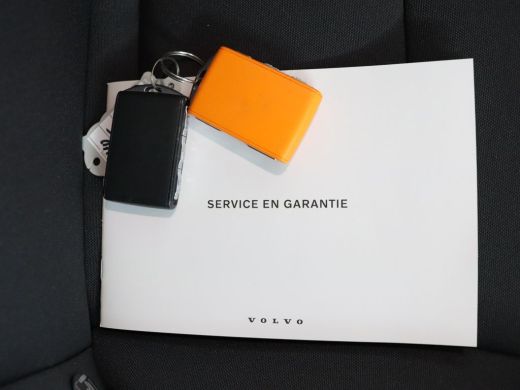 Volvo  XC40 Core | 70Kwh | Warmtepomp | Stoelverwarming | Getint Glas | All Season Banden ActivLease financial lease