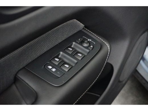 Volvo  XC60 Volvo 2.0 Recharge T6 AWD Ultimate Dark | Luchtvering | Bowers&Wilkins | 360 Camera | HUD | Trekh... ActivLease financial lease