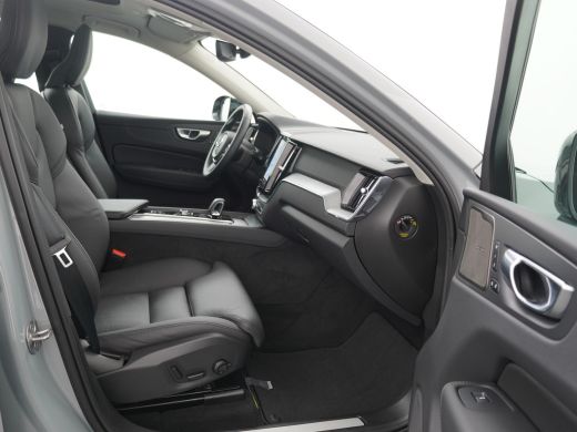 Volvo  XC60 T6 Ultimate Dark | 360 graden camera | Semi elektrische trekhaak | Head-up display | Elektrisch v... ActivLease financial lease