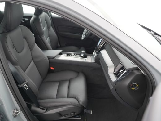Volvo  XC60 T6 Ultimate Dark | 360 graden camera | Semi elektrische trekhaak | Head-up display | Elektrisch v... ActivLease financial lease