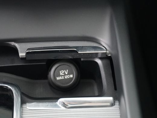 Volvo  XC60 T6 Ultimate Dark | 360 graden camera | Semi elektrische trekhaak | Head-up display | Elektrisch v... ActivLease financial lease