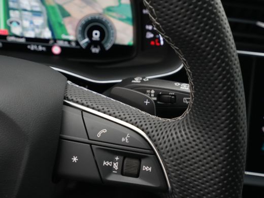 Audi Q8 55 TFSI e 380pk quattro Pro Line S-Line Navigatie Luchtvering Stoelmemory Bang & Olufsen ActivLease financial lease