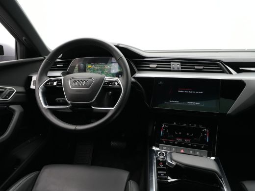 Audi Q8 e-tron 55 quattro Advanced Edition 115 kWh Panorama 360 Camera Trekhaak HUD 22'' 3 ActivLease financial lease