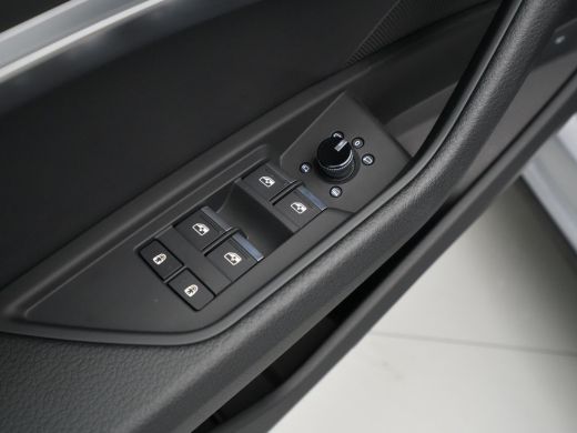 Audi Q8 e-tron 55 quattro Advanced Edition 115 kWh Panorama 360 Camera Trekhaak HUD 22'' 3 ActivLease financial lease