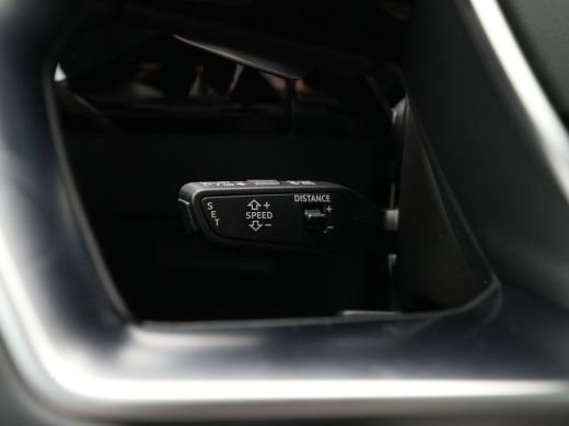 Audi Q8 e-tron 55 quattro Advanced Edition 115 kWh Panorama 360 Camera Trekhaak HUD 22'' 3 ActivLease financial lease