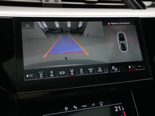 Audi Q8 e-tron 55 quattro Advanced Edition 115 kWh Panorama 360 Camera Trekhaak HUD 22'' 3 ActivLease financial lease