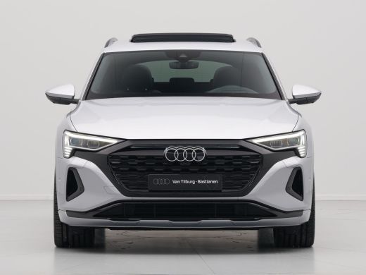 Audi Q8 e-tron 55 quattro Advanced Edition 115 kWh Panorama 360 Camera Trekhaak HUD 22'' 3 ActivLease financial lease