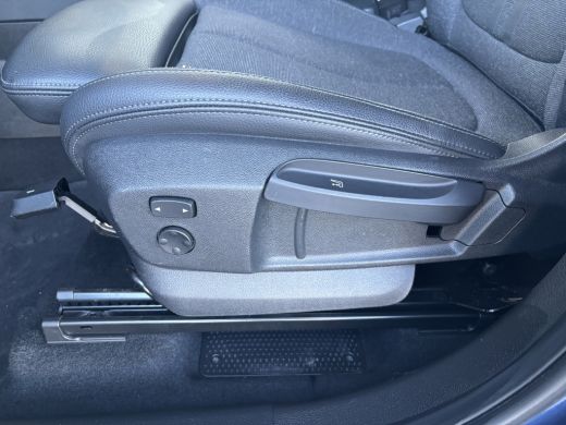 BMW 2 Serie Gran Tourer 216i 7p. Business Edition | trekhaak || Cruise control | Elektrisch bedienbare koffer... ActivLease financial lease