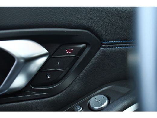 BMW 3 Serie Touring 330e M-Sport el-trekh el-zetels HUD 19inch camera HiFi ActivLease financial lease