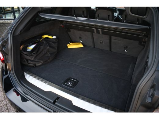 BMW 3 Serie Touring 330e M-Sport el-trekh el-zetels HUD 19inch camera HiFi ActivLease financial lease