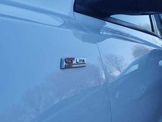 Ford Focus Wagon 1.5 150 PK ST Line | Winter Pack | Cruise Control | Parkeersensoren | Apple Carplay/Android... ActivLease financial lease