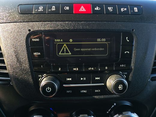 Iveco Daily 35S14V 2.3 352L H2 L2L H2 - 140 Pk - Euro 6 - Airco - Cruise Control ActivLease financial lease