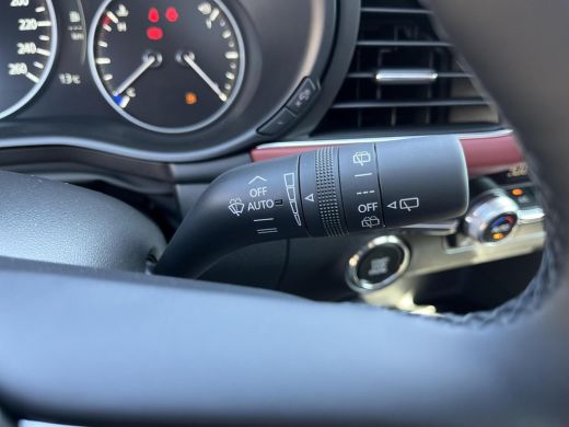 Mazda 3 2.0 e-SkyActiv-X M Hybrid 186 Takumi | Sunroof Pack | Rood leder | Model 2025 | Uit voorraad leve... ActivLease financial lease