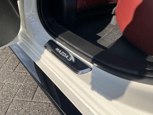 Mazda 3 2.0 e-SkyActiv-X M Hybrid 186 Takumi | Sport pakket | Sunroof Pack | Rood leder | ActivLease financial lease