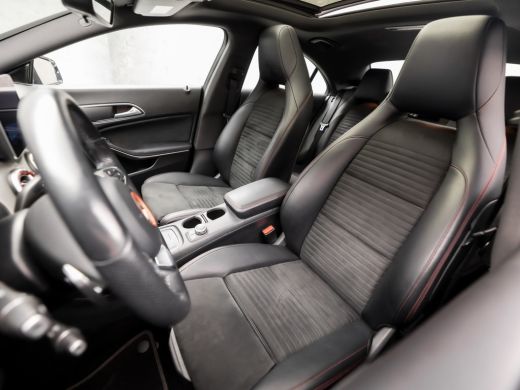 Mercedes CLA-Klasse 180 AMG Sport Automaat (SCHUIFDAK, APPLE CARPLAY, GROOT NAVI, LEDER/ALCANTARA, CAMERA, SPORTSTOEL... ActivLease financial lease