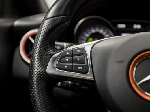 Mercedes CLA-Klasse 180 AMG Sport Automaat (SCHUIFDAK, APPLE CARPLAY, GROOT NAVI, LEDER/ALCANTARA, CAMERA, SPORTSTOEL... ActivLease financial lease