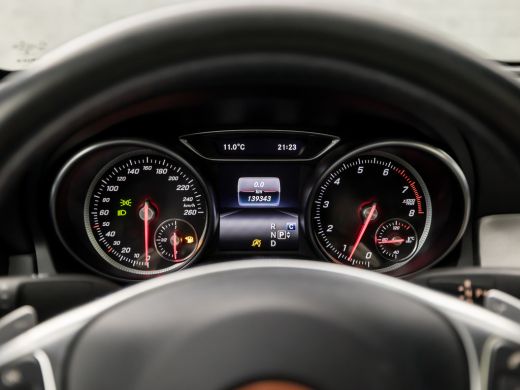 Mercedes CLA-Klasse 180 AMG Sport Automaat (SCHUIFDAK, APPLE CARPLAY, GROOT NAVI, LEDER/ALCANTARA, CAMERA, SPORTSTOEL... ActivLease financial lease