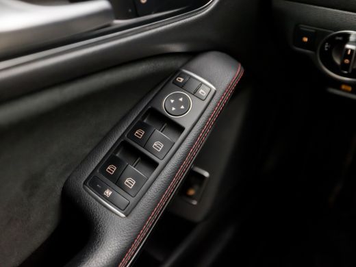 Mercedes CLA-Klasse 180 AMG Sport Automaat (SCHUIFDAK, APPLE CARPLAY, GROOT NAVI, LEDER/ALCANTARA, CAMERA, SPORTSTOEL... ActivLease financial lease