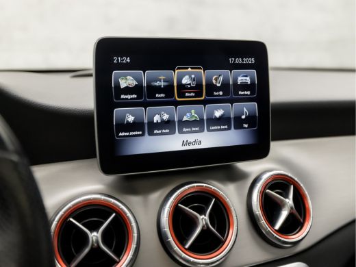 Mercedes CLA-Klasse 180 AMG Sport Automaat (SCHUIFDAK, APPLE CARPLAY, GROOT NAVI, LEDER/ALCANTARA, CAMERA, SPORTSTOEL... ActivLease financial lease