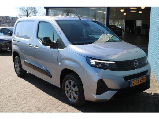 Opel Combo 1.5 BlueHDi 130 S&S L1 | Automaat | 3-Zits | Navigatie | Camera | Lichtmetaal | 2.500km | ActivLease financial lease