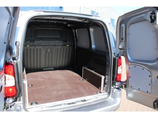 Opel Combo 1.5 BlueHDi 130 S&S L1 | Automaat | 3-Zits | Navigatie | Camera | Lichtmetaal | 2.500km | ActivLease financial lease