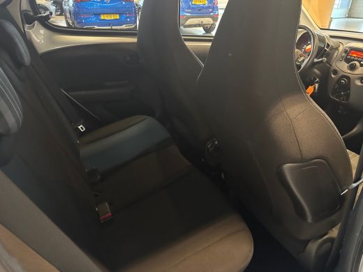 Peugeot 108 1.0 e-VTi Active | Bluetooth telefoonvoorbereiding | LED dagrijverlichting | Metaalkleur ActivLease financial lease