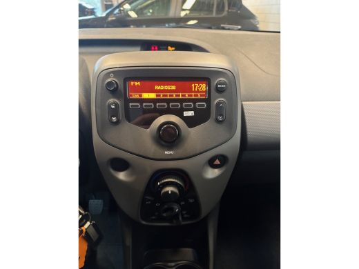 Peugeot 108 1.0 e-VTi Active | Bluetooth telefoonvoorbereiding | LED dagrijverlichting | Metaalkleur ActivLease financial lease