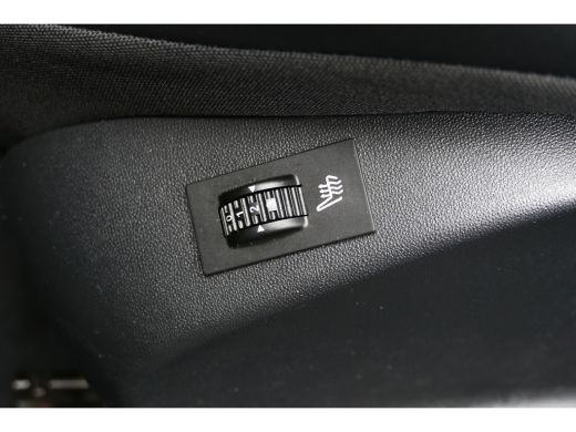 Peugeot 2008 Peugeot 1.2 PURETECH 130PK ALLURE / NAVI / CLIMA / PDC / 16" LMV / CAMERA / PANO.DAK / WINTERPAKK... ActivLease financial lease
