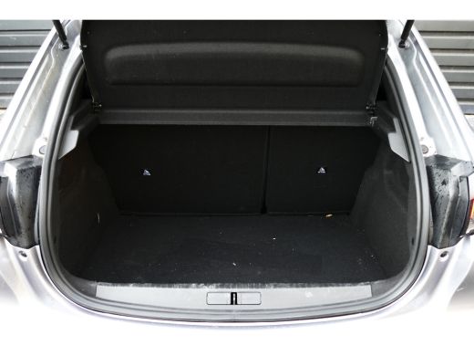Peugeot 208 Peugeot 1.2 PURTECH 100PK GT AUTOMAAT / NAVI / CLIMA / PDC / 17"LMV / CAMERA / FULL-LED / BLUETOO... ActivLease financial lease