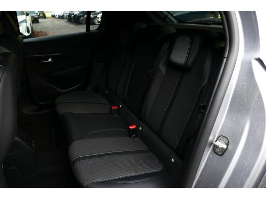 Peugeot 208 Peugeot 1.2 PURTECH 100PK GT AUTOMAAT / NAVI / CLIMA / PDC / 17"LMV / CAMERA / FULL-LED / BLUETOO... ActivLease financial lease