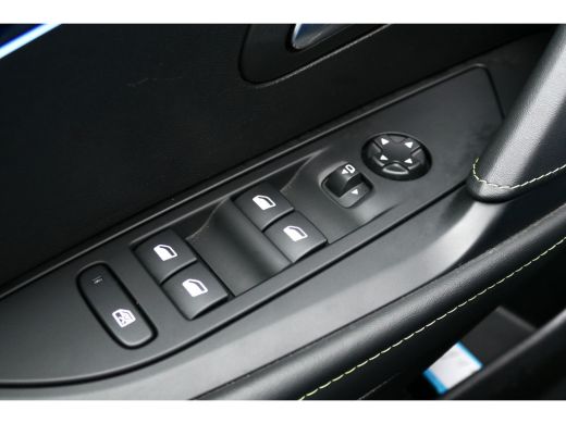 Peugeot 208 Peugeot 1.2 PURTECH 100PK GT AUTOMAAT / NAVI / CLIMA / PDC / 17"LMV / CAMERA / FULL-LED / BLUETOO... ActivLease financial lease