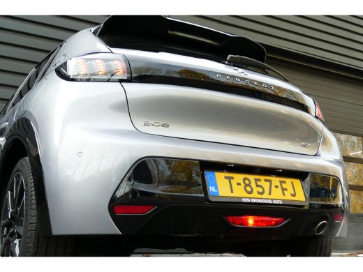 Peugeot 208 Peugeot 1.2 PURTECH 100PK GT AUTOMAAT / NAVI / CLIMA / PDC / 17"LMV / CAMERA / FULL-LED / BLUETOO... ActivLease financial lease