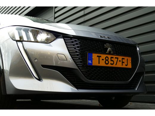 Peugeot 208 Peugeot 1.2 PURTECH 100PK GT AUTOMAAT / NAVI / CLIMA / PDC / 17"LMV / CAMERA / FULL-LED / BLUETOO... ActivLease financial lease