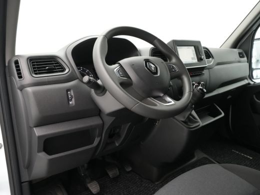 Renault Master T35 2.3 dCi 135 L2H2 Comfort Navigatie Trekhaak Airco Cruise Carplay Camera ActivLease financial lease