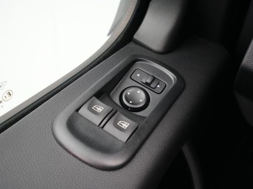 Renault Master T35 2.3 dCi 135 L2H2 Comfort Navigatie Trekhaak Airco Cruise Carplay Camera ActivLease financial lease