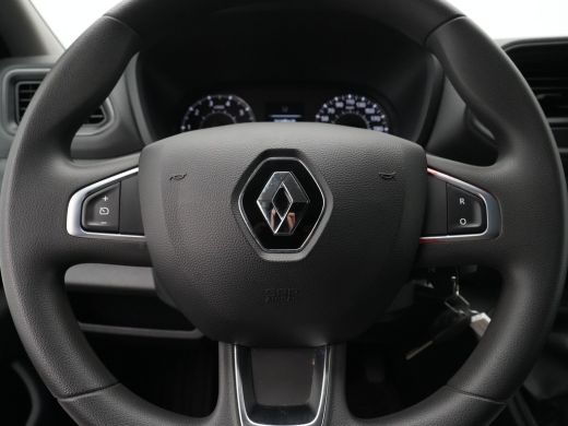 Renault Master T35 2.3 dCi 135 L2H2 Comfort Navigatie Trekhaak Airco Cruise Carplay Camera ActivLease financial lease