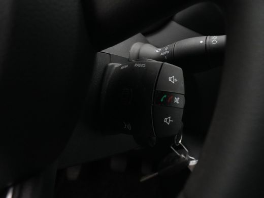 Renault Master T35 2.3 dCi 135 L2H2 Comfort Navigatie Trekhaak Airco Cruise Carplay Camera ActivLease financial lease