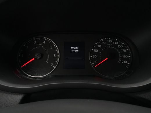 Renault Master T35 2.3 dCi 135 L2H2 Comfort Navigatie Trekhaak Airco Cruise Carplay Camera ActivLease financial lease