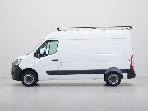 Renault Master T35 2.3 dCi 135 L2H2 Comfort Navigatie Trekhaak Airco Cruise Carplay Camera ActivLease financial lease