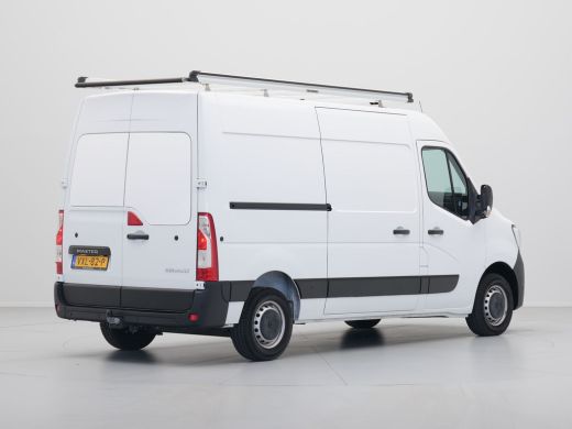 Renault Master T35 2.3 dCi 135 L2H2 Comfort Navigatie Trekhaak Airco Cruise Carplay Camera ActivLease financial lease