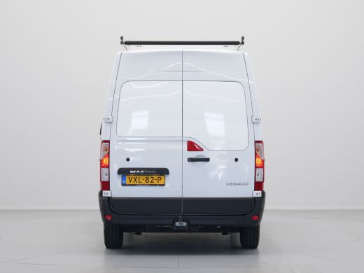 Renault Master T35 2.3 dCi 135 L2H2 Comfort Navigatie Trekhaak Airco Cruise Carplay Camera ActivLease financial lease