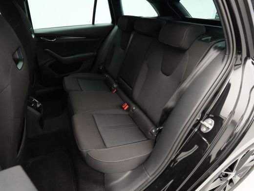 Skoda Octavia Combi 1.0 e-TSI 110pk DSG Sport Business Black Edition Navigatie Trekhaak Virtual Cockpit Pdc Cru... ActivLease financial lease