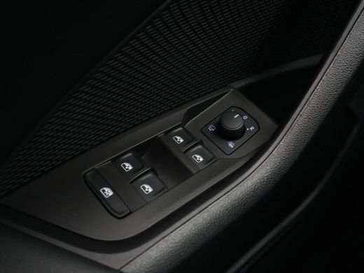 Skoda Octavia Combi 1.0 e-TSI 110pk DSG Sport Business Black Edition Navigatie Trekhaak Virtual Cockpit Pdc Cru... ActivLease financial lease