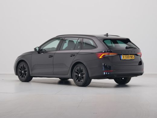 Skoda Octavia Combi 1.0 e-TSI 110pk DSG Sport Business Black Edition Navigatie Trekhaak Virtual Cockpit Pdc Cru... ActivLease financial lease