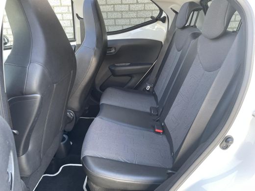 Toyota Aygo 1.0 VVT-i x-pose ActivLease financial lease