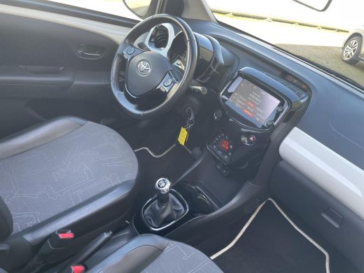 Toyota Aygo 1.0 VVT-i x-pose ActivLease financial lease