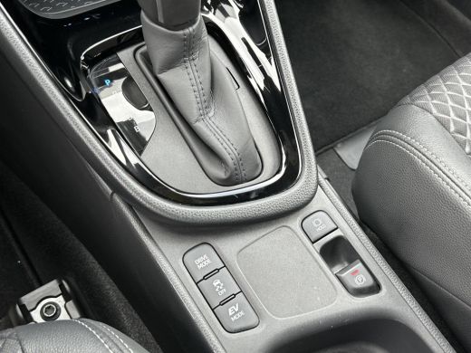 Toyota Yaris 1.5 Hybrid Executive Premium Pack ActivLease financial lease