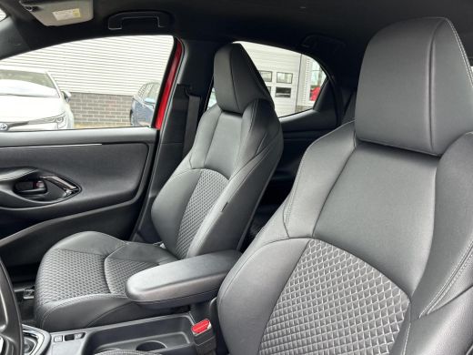 Toyota Yaris 1.5 Hybrid Executive Premium Pack ActivLease financial lease
