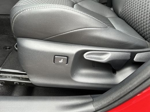 Toyota Yaris 1.5 Hybrid Executive Premium Pack ActivLease financial lease