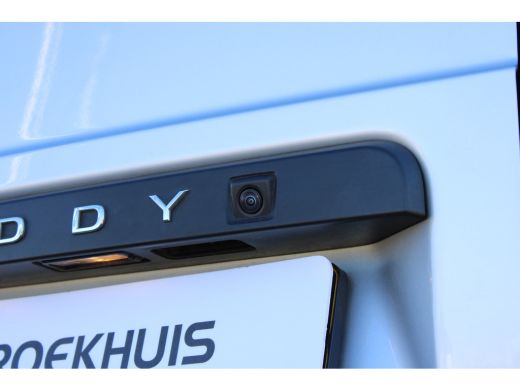 Volkswagen Caddy | Style | 122 PK | DSG Automaat | Trekhaak | Sidebars | Navi | Achteruitrijcamera | Apple Carplay ActivLease financial lease